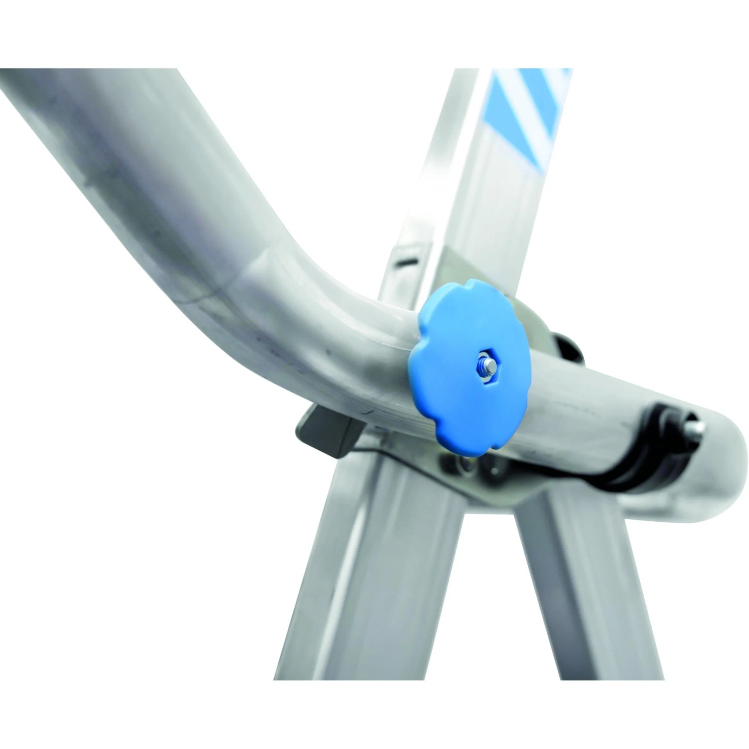 Detailaufnahme: Blaue Feststellschraube an Zarges Teleskop Plattformleiter SAFEMASTER MAX.