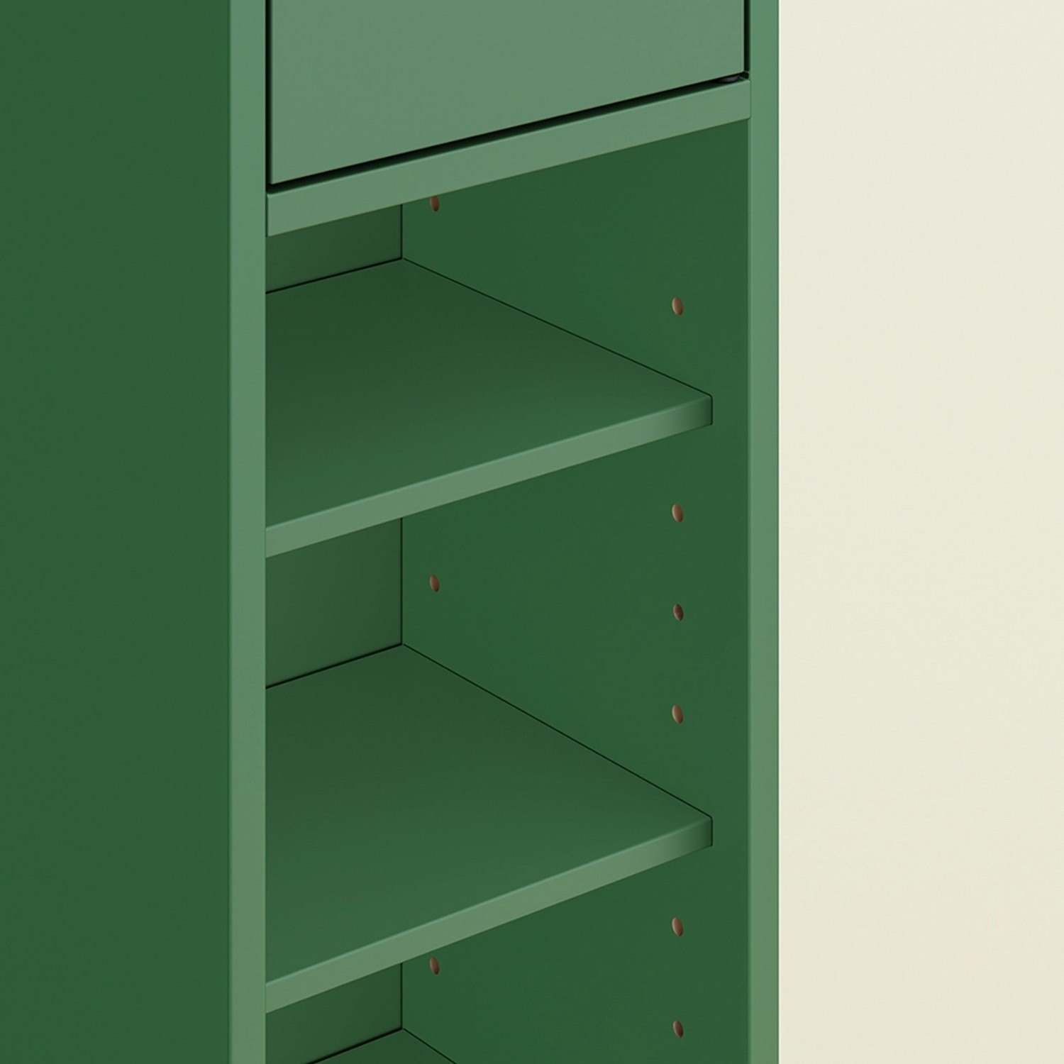 Detailaufnahme: Grüner SoBuy Badezimmerschrank Hochschrank mit Schublade und Regalböden.