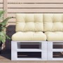 Cremefarbene Palettenkissen (2-tlg) auf weißem Palettensofa. Sitz- und Rückenkissen aus Stoff für Gartenmöbel.