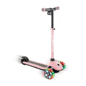 Globber E-Scooter One K E-Motion 4 Plus in Pastellrosa mit LED-Rollen.