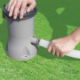 Bestway Solar Poolheizung mit Schlauchanschluss auf Rasen