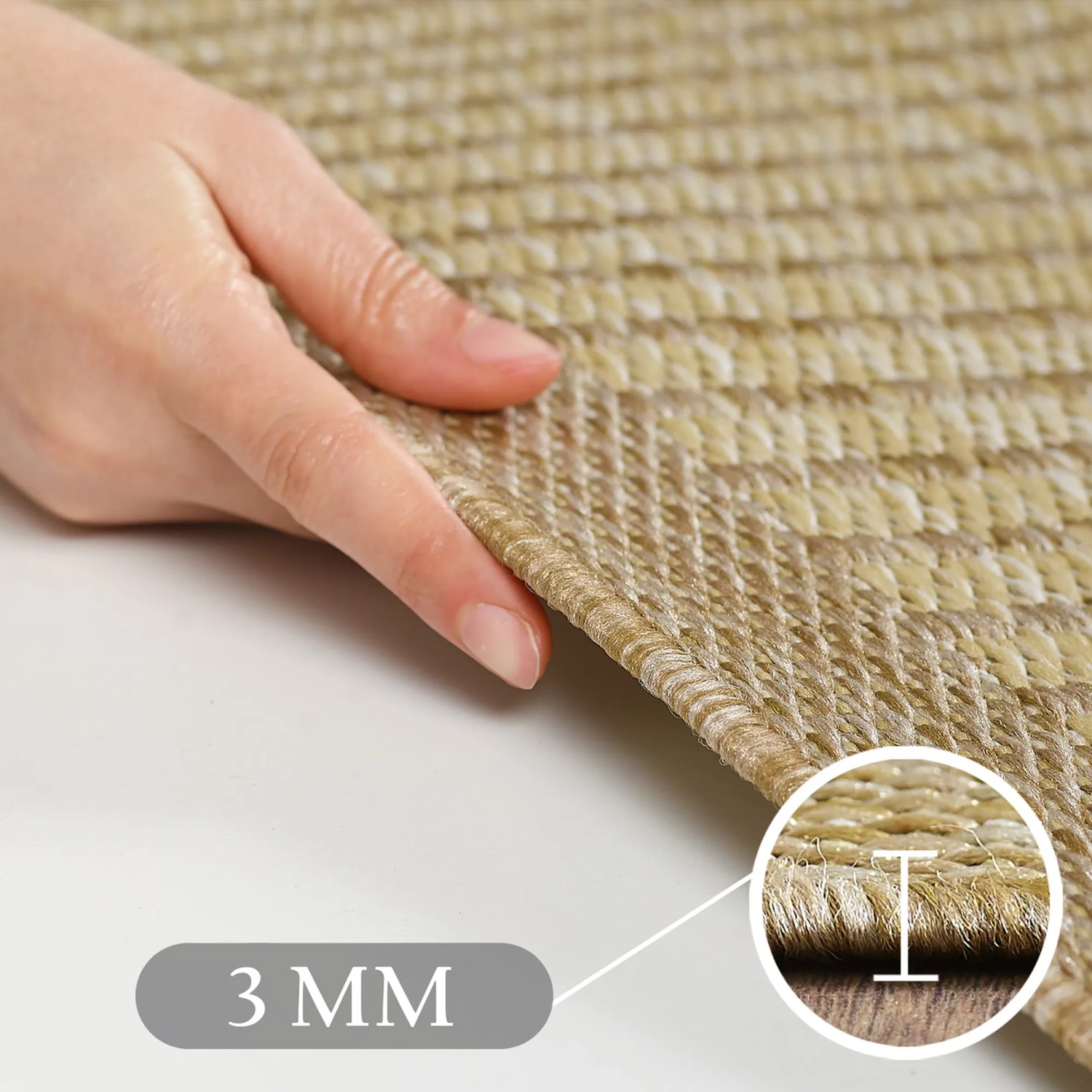 Detailaufnahme: Beiger Ayyildiz Outdoor-Teppich Giza mit 3 mm Florhöhe.