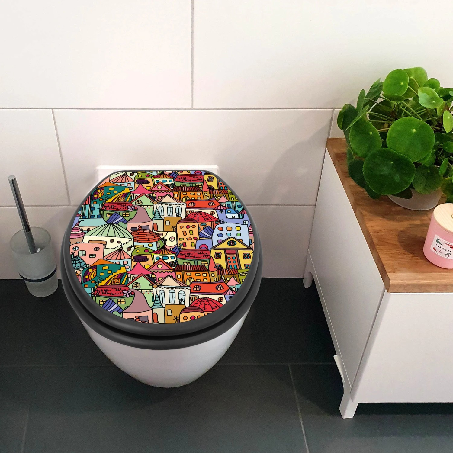Anthrazit WC-Sitz mit Absenkautomatik und Funky Town Motiv für ein modernes Bad.
