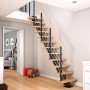 Dolle Mittelholmtreppe Frankfurt, Buche/Anthrazit, mit geraden Stufen und einseitigem Geländer.