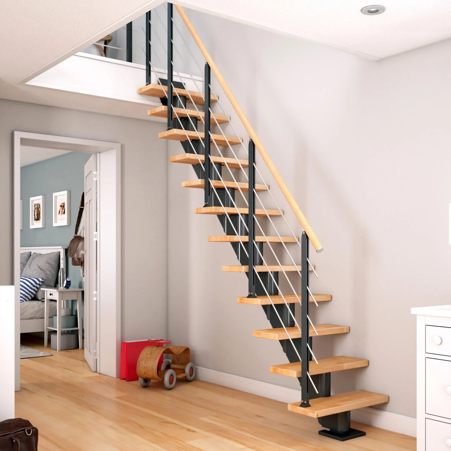 Dolle Mittelholmtreppe Frankfurt, Buche/Anthrazit, mit geraden Stufen und einseitigem Geländer.