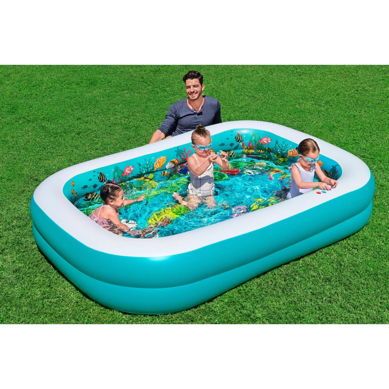 Bestway Family Pool 3D Undersea Adventure: Eckiges Planschbecken mit Unterwasserwelt-Motiv und spielenden Kindern.