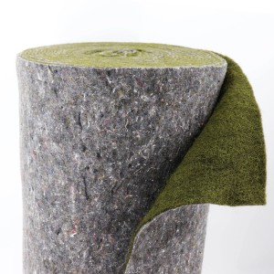 Grüne Aquagart Ufermatte (23m x 0,75m) als Böschungsmatte für Teichfolien, aufgerollt.