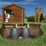 Garantia Herkules Abwasser-Sammelgrube 3200 l, zwei schwarze Tanks im Garten unter der Erde.