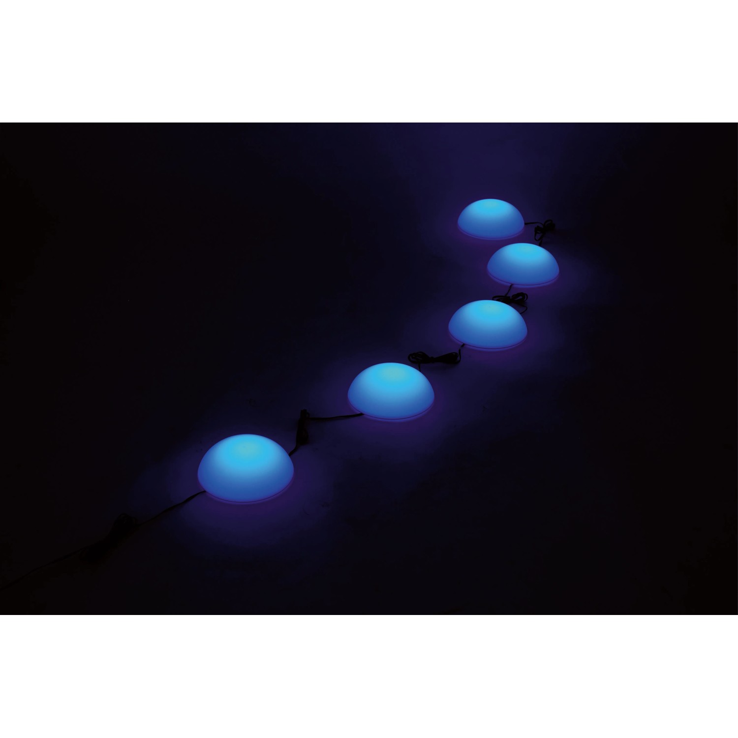 Solar-LED-Dekoleuchte Camporosso mit 5 Halbkugeln, warmweißes und RGB-Licht, 6,75 m lang.
