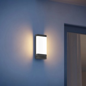 Moderne Steinel LED-Außenwandleuchte L271 SC in Anthrazit mit Bewegungsmelder.
