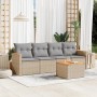 Beige 5-tlg. Garten-Sofagarnitur aus Rattan mit grauen Kissen und Tisch für Terrasse oder Garten.