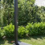 Steinbach Bodenelement für Solardusche oder Leiter aus WPC, montiert im Garten.