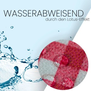 Detailaufnahme: Wasserabweisende, rot-weiß karierte Vlies-Tischdecke, Wasser perlt ab.