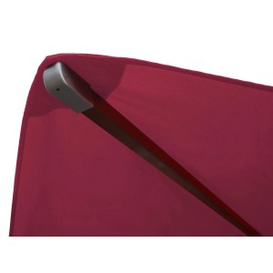 Detailaufnahme: Eckiger, bordeauxroter MCW Holz-Sonnenschirm 3x3m, Holzstreben und graue Eckverstärkung.