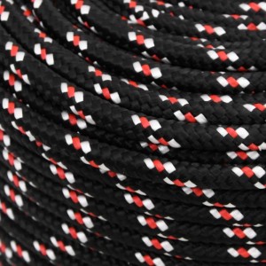 Schwarzes Bootsseil, 6mm, 50m, Polypropylen, mit roten und weißen Akzenten.