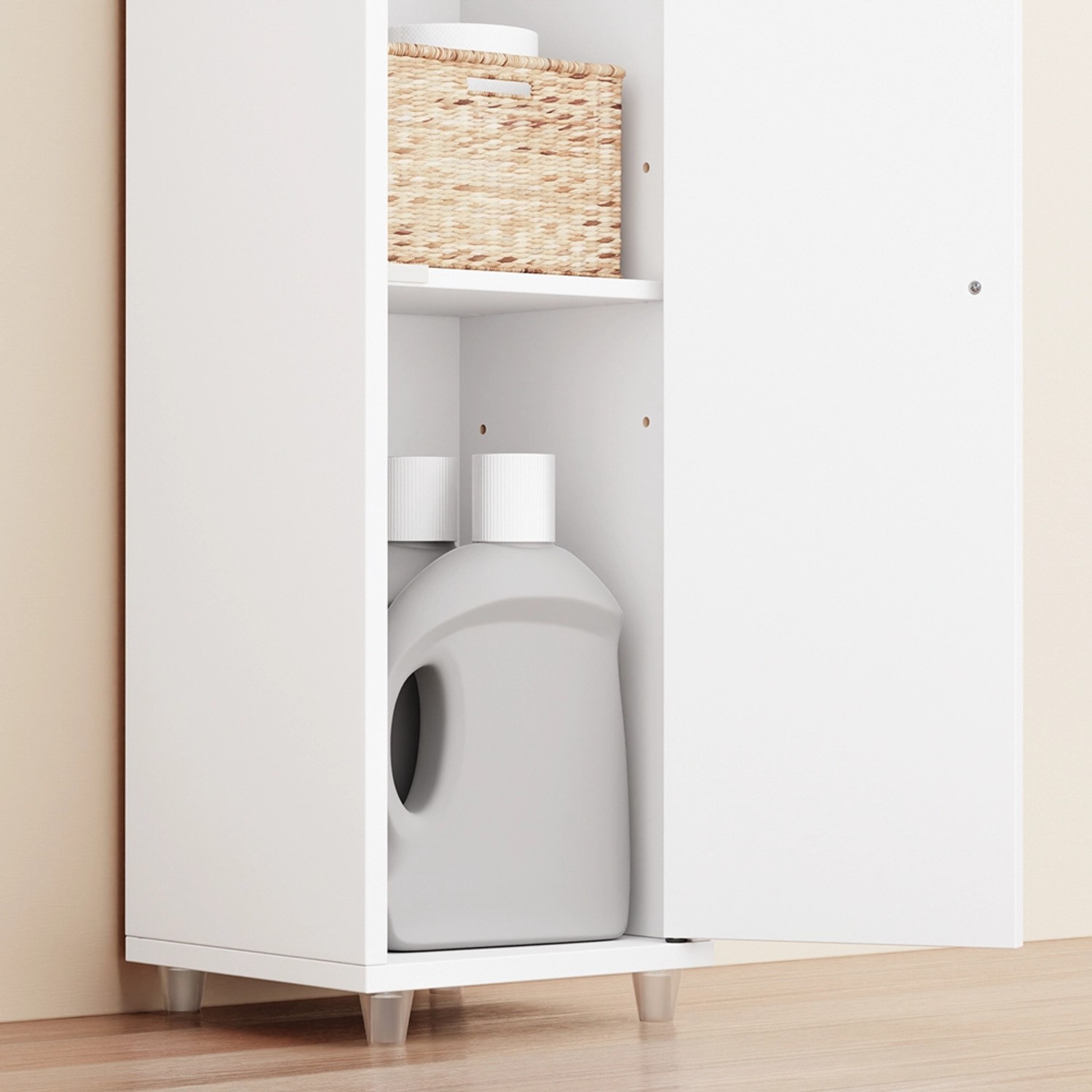 Weißer SoBuy Badezimmerschrank Hochschrank mit Regalböden und geöffneter Tür.