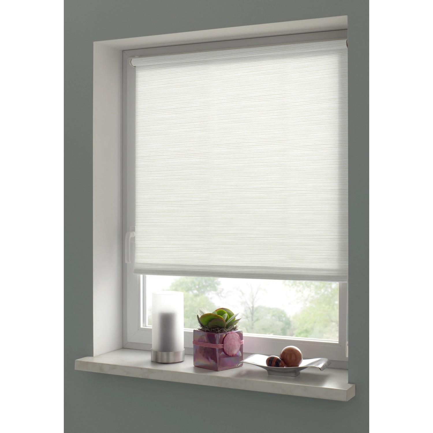 Gardinia EasyFix Rollo Dekor Streifen, 120x150 cm, weiß, am Fenster montiert.