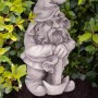 DELUKE Gartenfigur THEO, Zwerg in Weiß, 39 cm, Gartendeko für den Außenbereich.