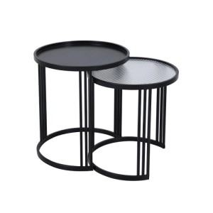 Zwei schwarze, runde Svita Ladar Beistelltische aus Metall. Der kleinere Tisch hat eine geriffelte Glasplatte. Modernes 2er Set Couchtische.