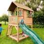 Axi Sarah Spielhaus aus Holz mit grüner Rutsche und Sandkasten für Kinder.
