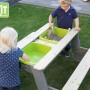 EXIT Aksent Sand-, Wasser- und Picknicktisch mit 2 Bänken für Kinder zum Spielen im Garten.