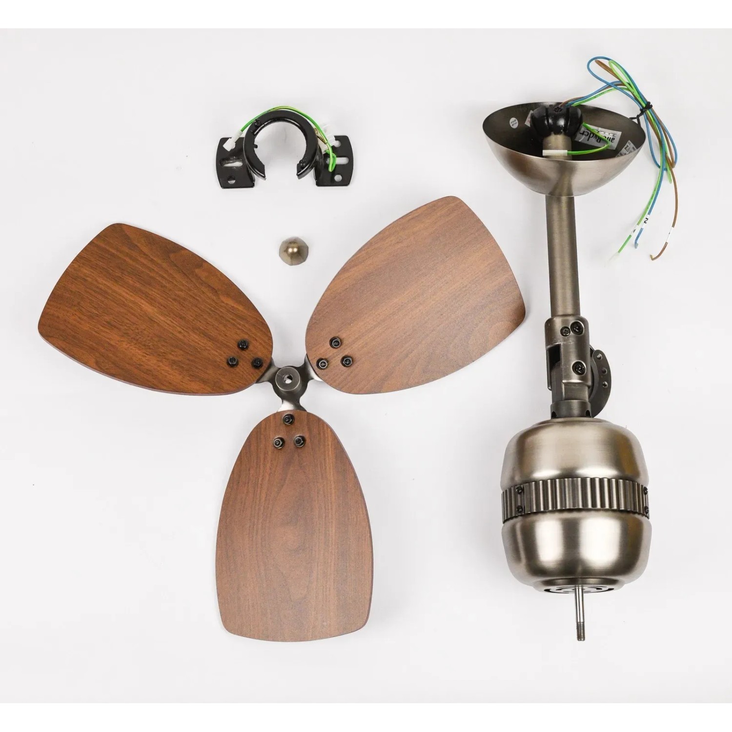 AIRERYDER Deckenventilator Toledo Zinn Antik mit Nussbaum-Flügeln und Wandschalter.