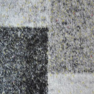 Detailansicht des anthrazitfarbenen KARAT Teppichläufers Lucano mit modernem Quadrate-Muster.