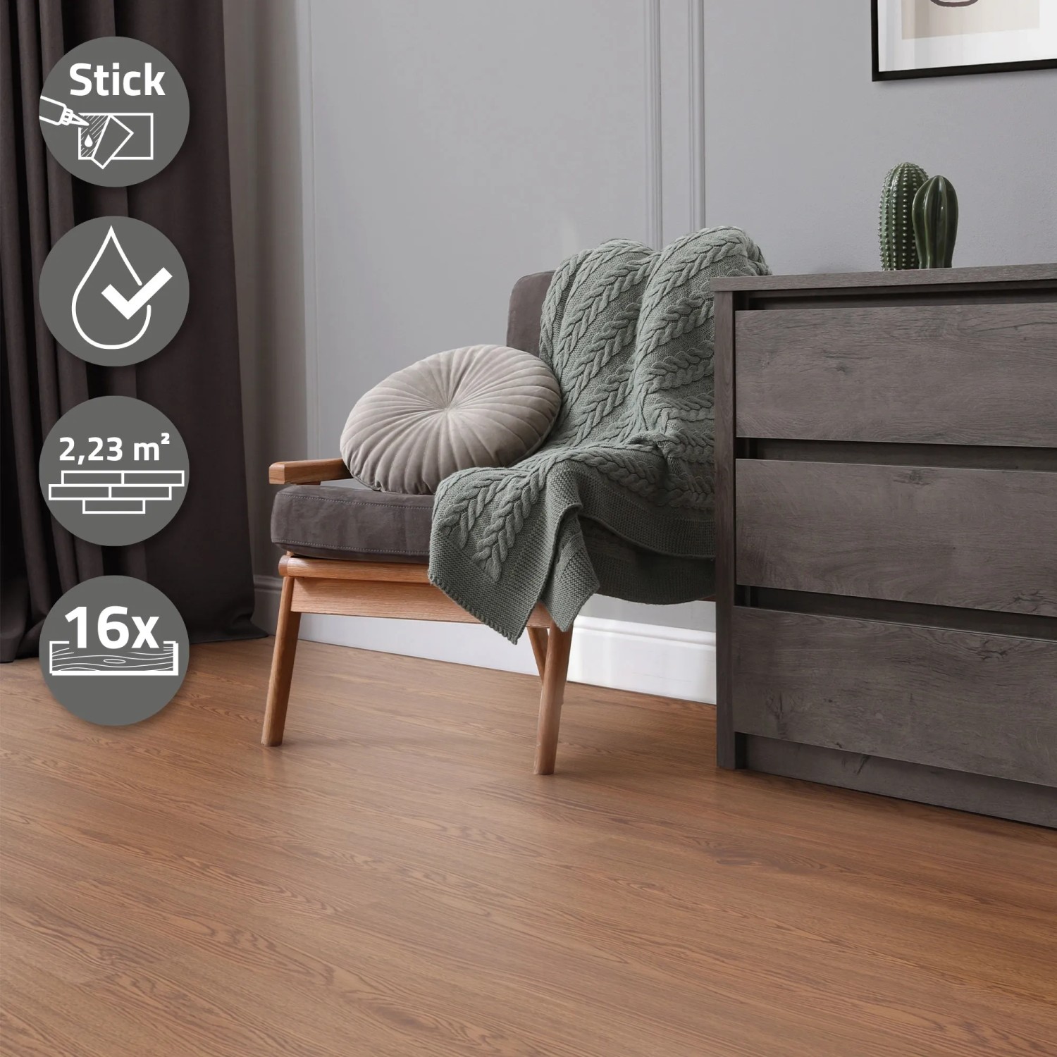 ML-Design Vinylboden Roteiche Braun, selbstklebend, im Wohnraum mit Möbeln.