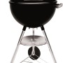 Schwarzer Weber Holzkohle Kugelgrill Bar-B-Kettle Ø 47 cm mit Deckel und Rädern.