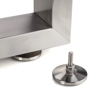 SOTECH Verstellschraube M8 aus gebürstetem Edelstahl mit rundem Gummi-Fußteil für Möbel. Höhenverstellbar, Ø30 mm.