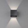 Eckige, schwarze LED-Wandleuchte Wall von Fischer & Honsel mit Lichteffekt nach oben und unten.