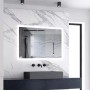 Rechteckiger Badspiegel 80x60 cm mit LED-Beleuchtung und Touch-Schalter.