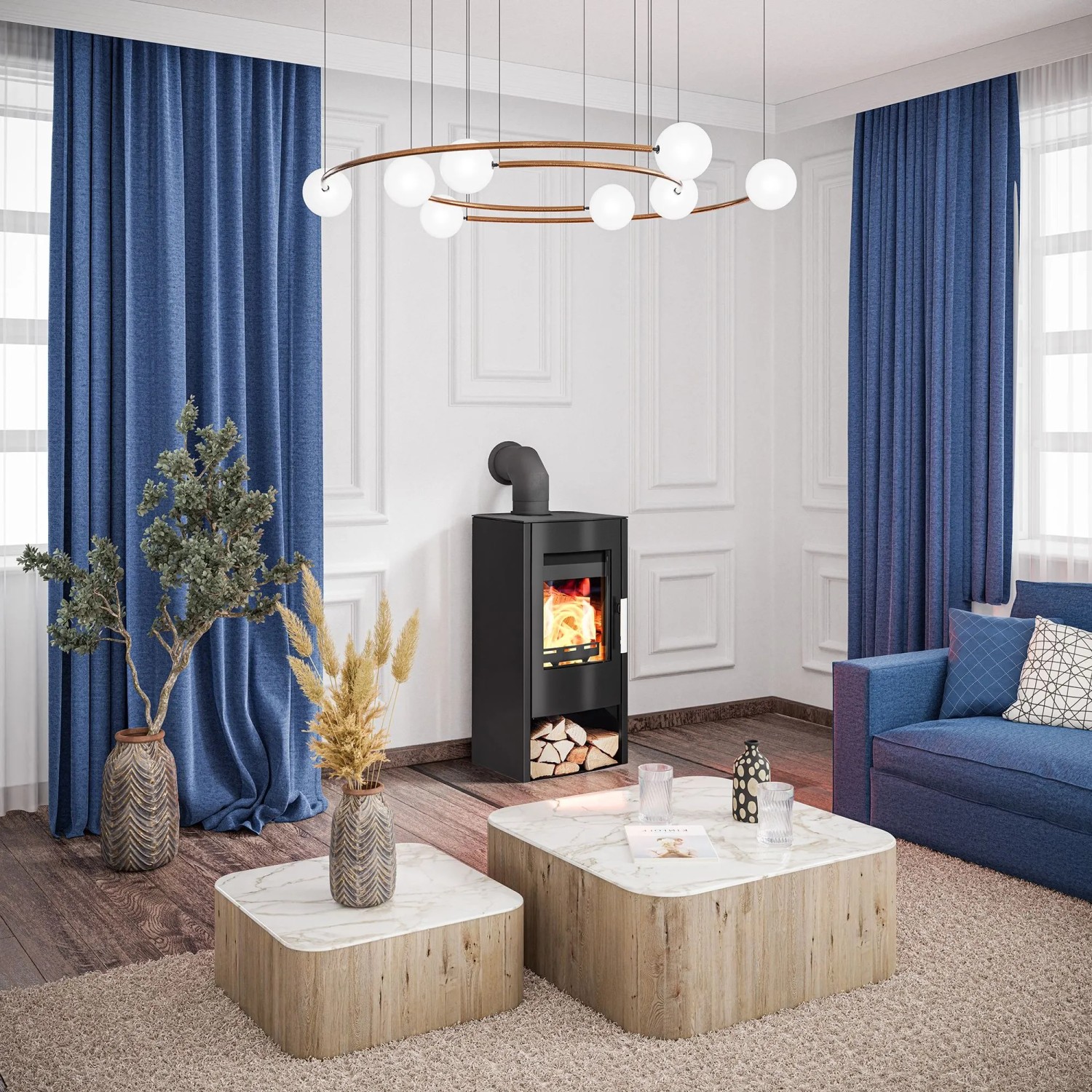 Schwarzer Haas+Sohn Kaminofen (6 kW) mit Automatik im Wohnraum mit blauen Vorhängen.