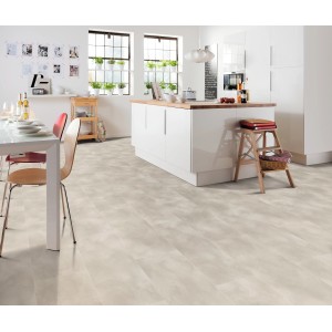 Living by Haro Designboden Finca 4V Beton hellgrau im Küchenambiente.