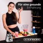 Steinborg Standmixer SB-7020: Frau mixt Smoothie für gesunde Ernährung.