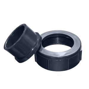 Zwei graue PVC-Rohrverbinder für Pool-Wärmepumpen, Nahaufnahme.