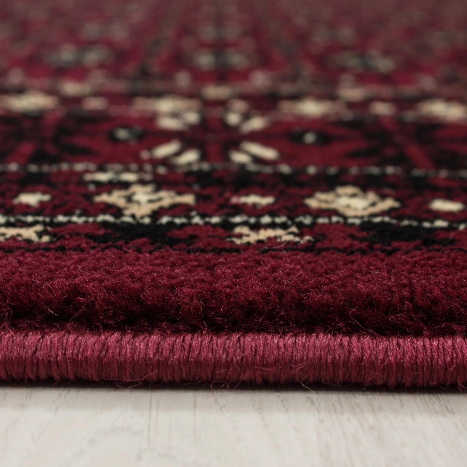 Detailansicht: Roter Ayyildiz Orientteppich Marrakesh mit orientalischem Muster.