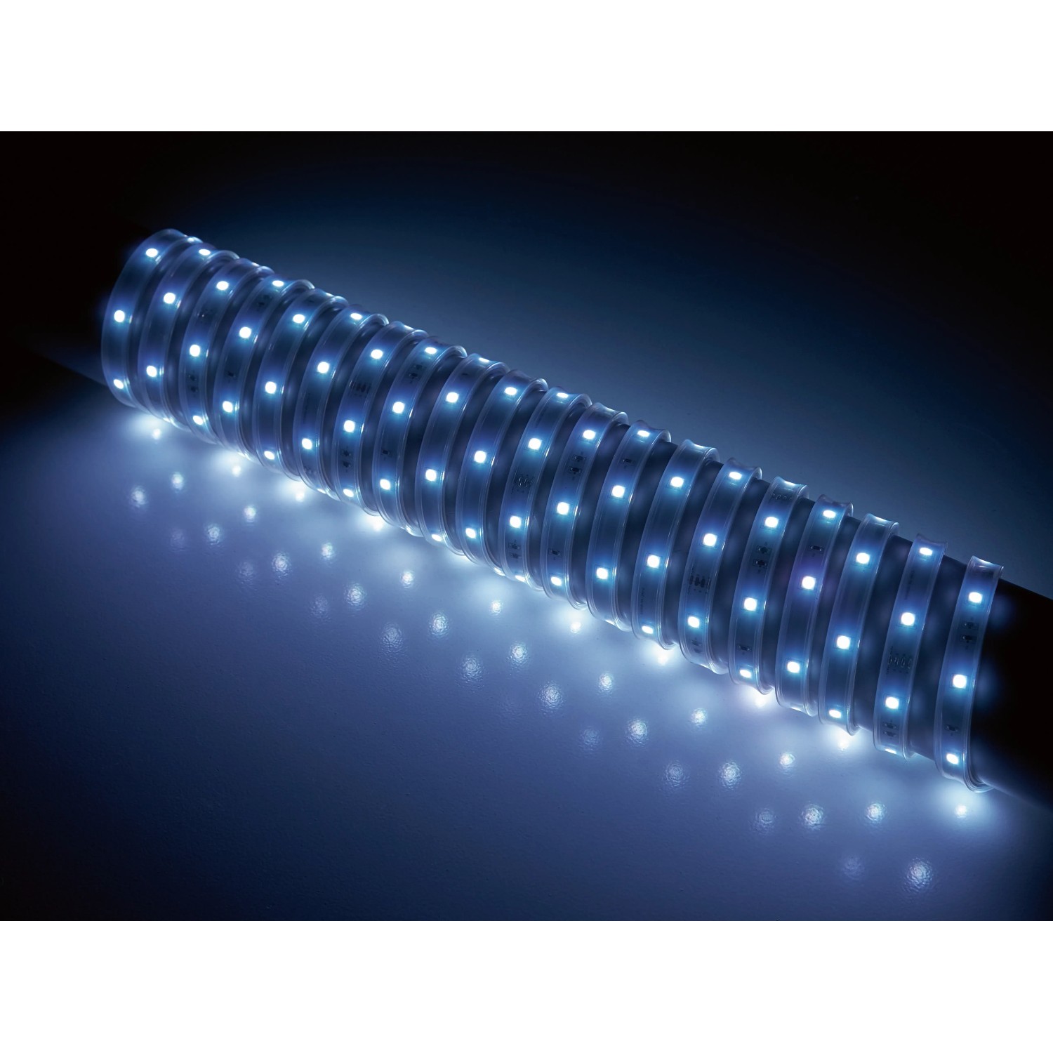 Gerollter 5 m LED Stripe Outdoor RGB für stimmungsvolle Außen-Dekobeleuchtung.