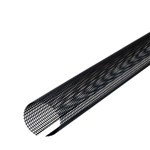Schwarzes Inefa Laubschutzgitter, 2m x 100-125mm, für Dachrinnen. Laubschutz aus PVC.