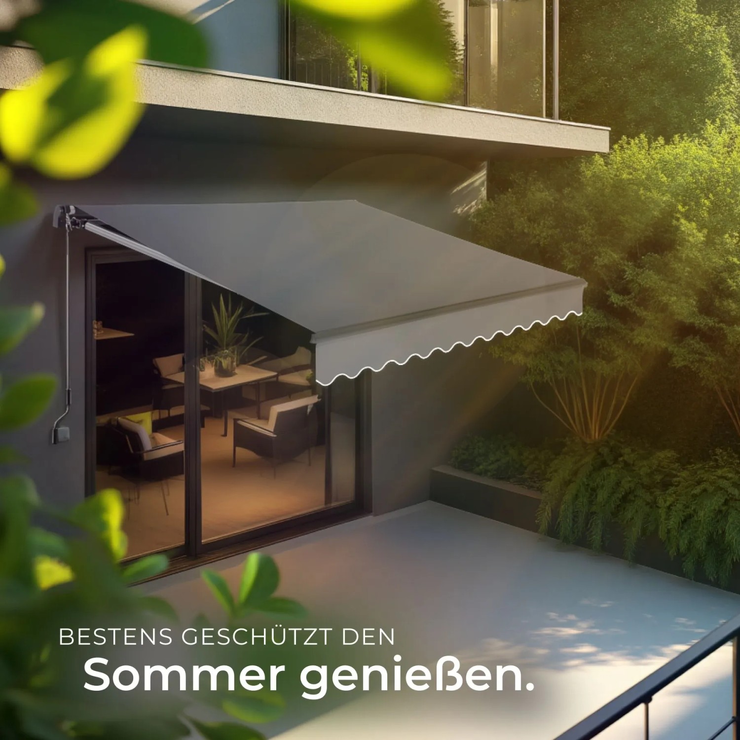 Ausgefahrene, dunkelgraue Gelenkarmmarkise von Tectake spendet Schatten auf Terrasse.