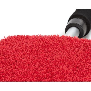 Teleskopierbarer Autoscheibenreiniger mit rotem Mikrofaser-Pad und Griff.