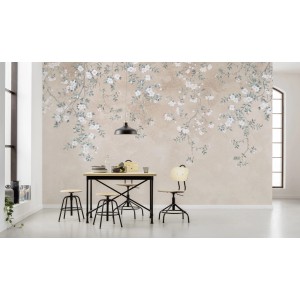 Komar Fototapete Hanging Hanami mit Blütenzweigen in Beige und Weiß im Interieur.