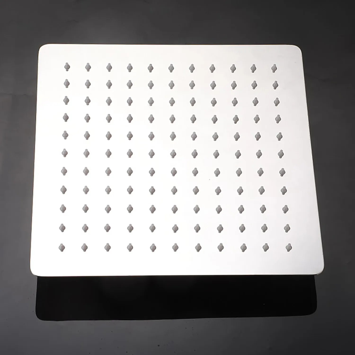 Quadratische Kopfbrause aus Edelstahl, 20 cm, mit Antikalknoppen.