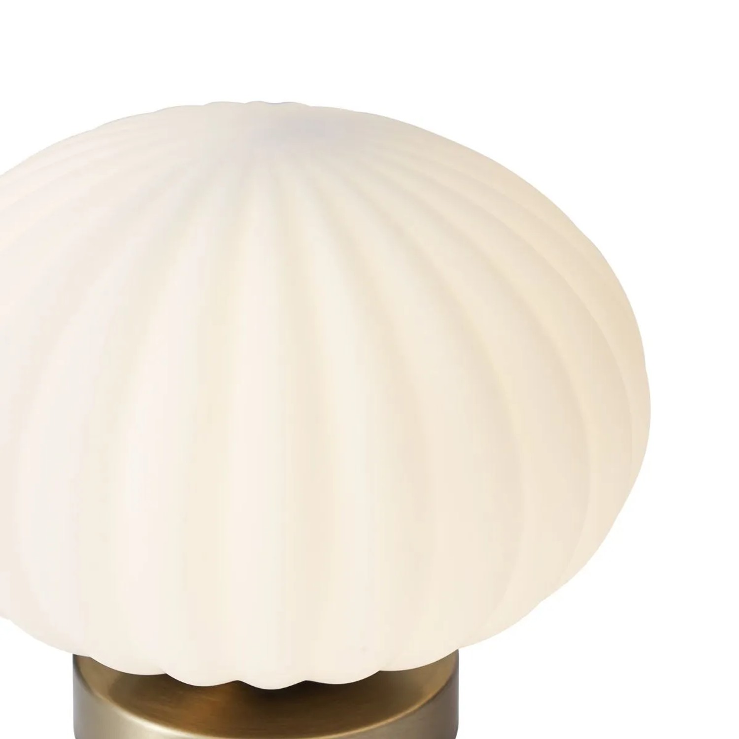 QAZQA Tischleuchte Mochi: Designlampe aus Messing mit Opalglas für Innenräume.