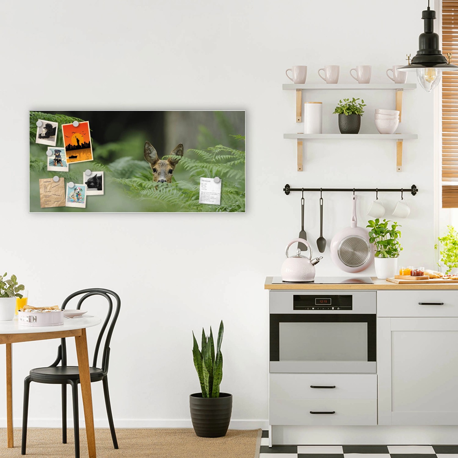 Weiße Magnettafel 78x37cm mit Reh-Motiv als Wanddekoration, inklusive Magnete.