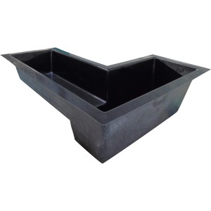 Schwarzer Ubbink GFK-Fertigteich Venus 650 l in L-Form für den Gartenteich.