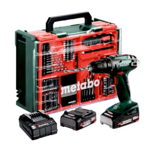 Metabo Akku-Bohrschrauber BS 18 Set mit 74-teiligem Zubehör im Koffer und zwei Akkus.