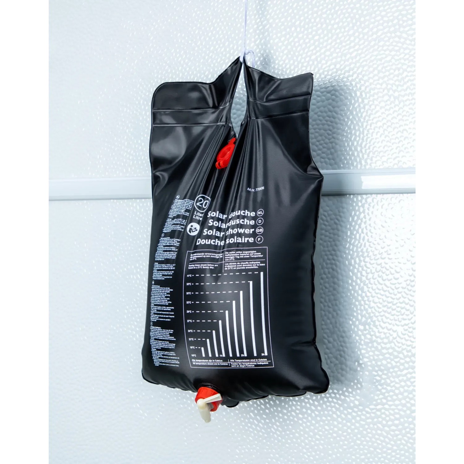 Cartrend Solardusche mit 20 Liter Volumen, schwarzer Wassersack mit Duschkopf und Aufhängeschnur.
