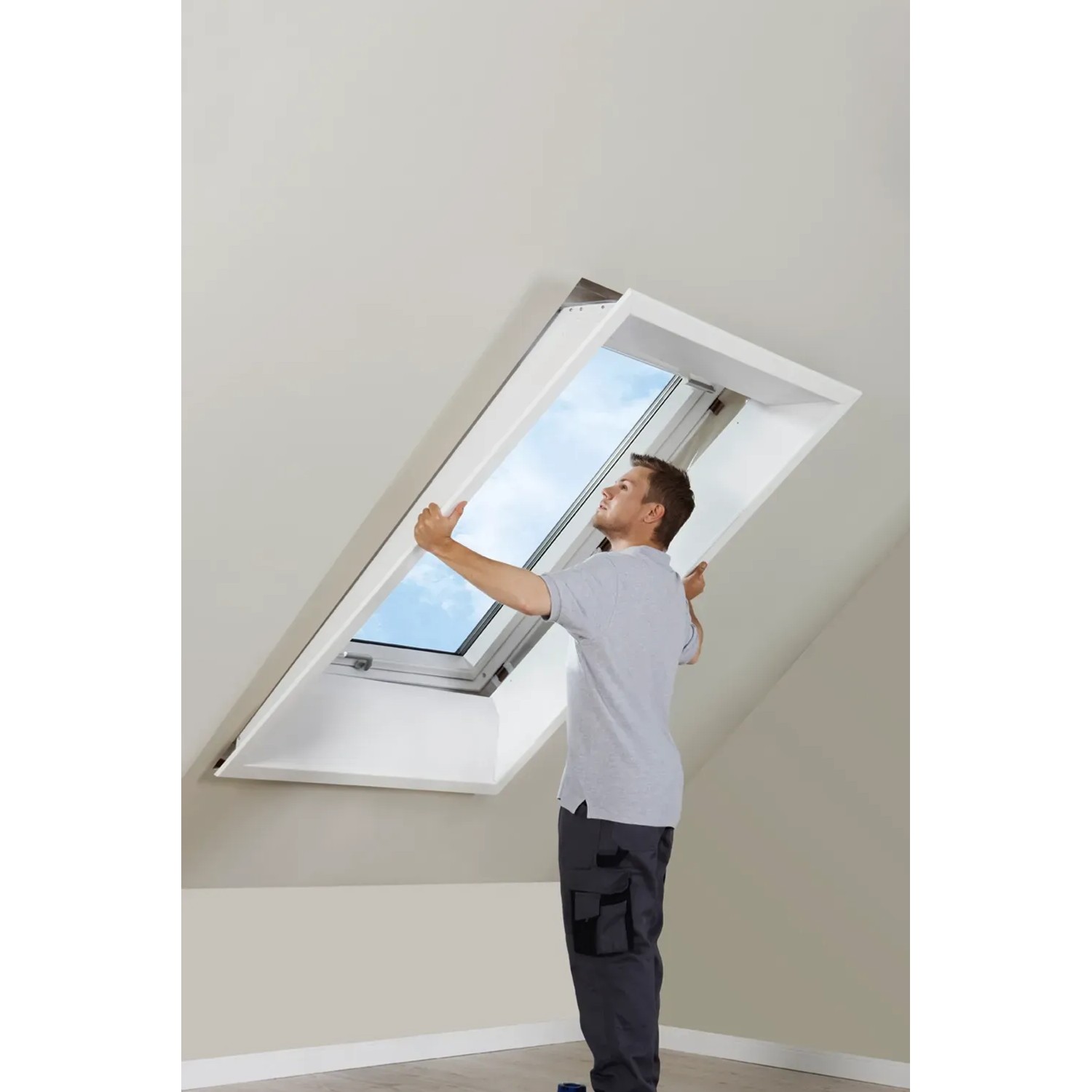 Einbau des Velux Innenfutter Kunststoff 55x98 cm LSB CK04. Fenster-Zubehör für Dachfenster.