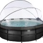 Schwarzer Exit Pool ø 427 cm mit Abdeckung und Sandfilterpumpe.